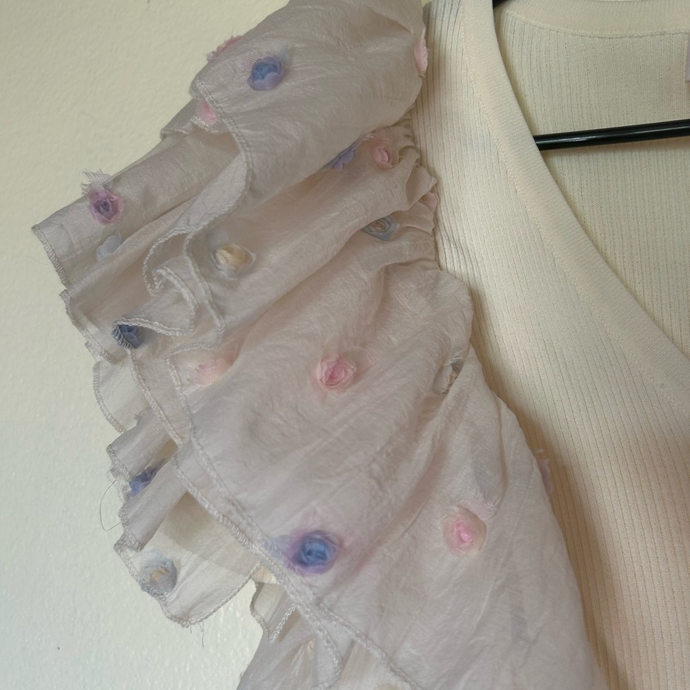 Entro Cream Ribbed V-Neck Top - Picture 2 of 3